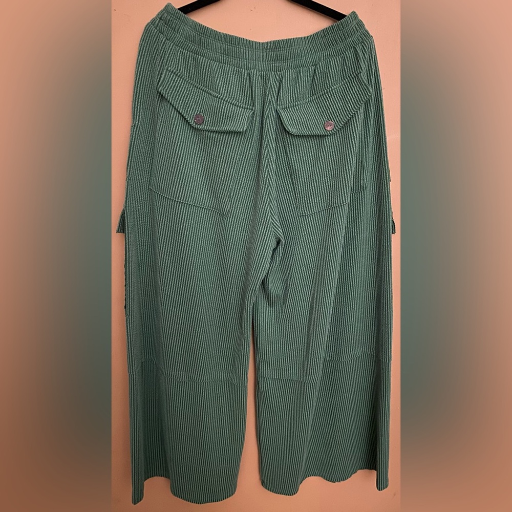 Blumin Apparel Green Wide-Leg Pants. View 2